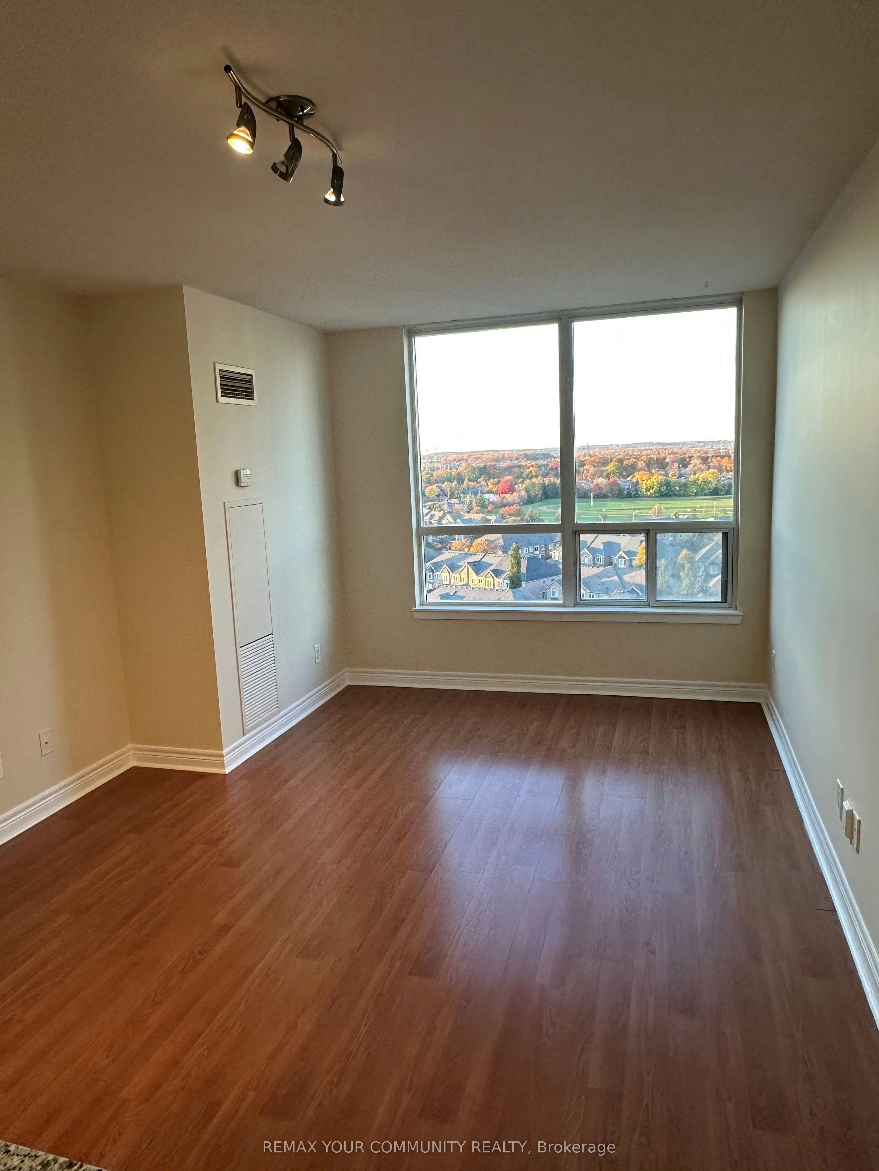 1207-50 Disera Drive, Vaughan, ON, L4J 9E9 - 9