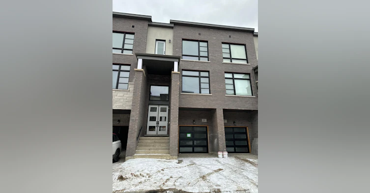 82 Paradox Street, Vaughan, ON, L4L 1A7