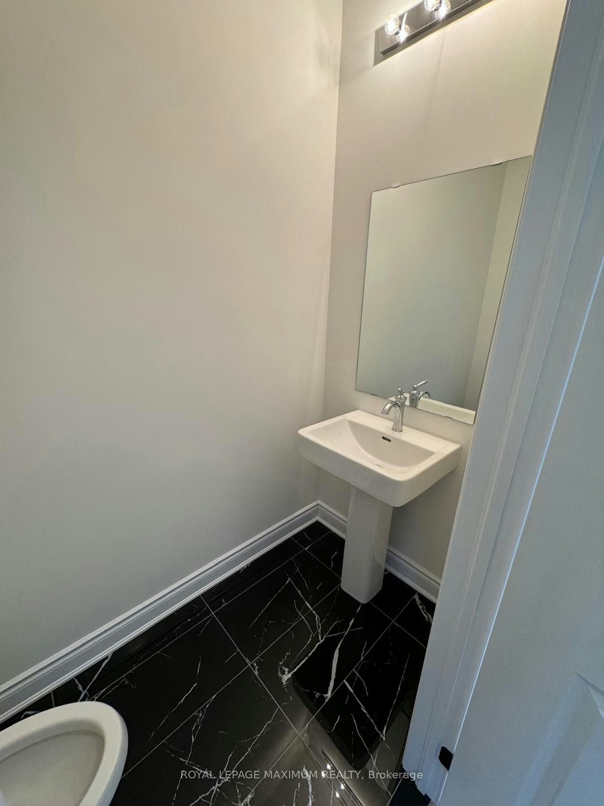 82 Paradox Street, Vaughan, ON, L4L 1A7 - 10