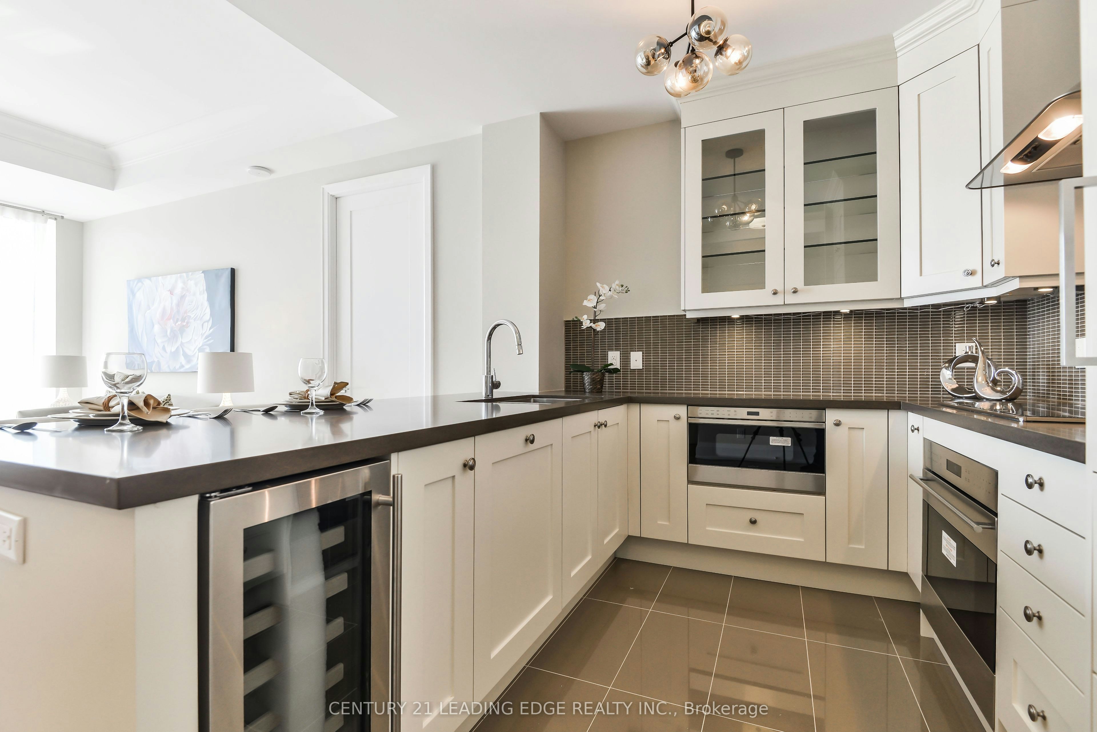 210-9 Stollery Pond Crescent, Markham, ON, L6C 0K1 - 4