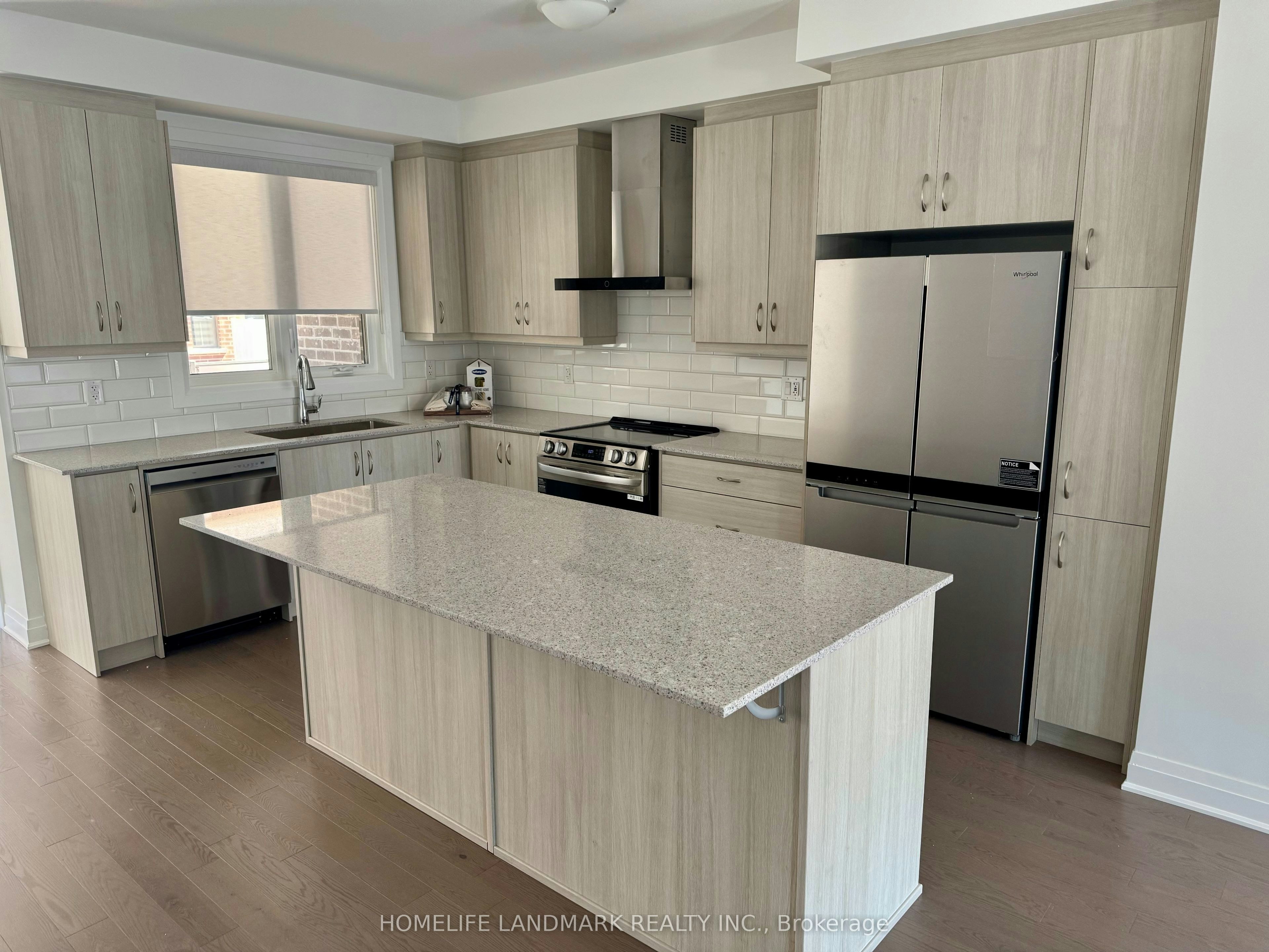 63 Wisla Avenue, Markham, ON, L6C 3M1 - 2