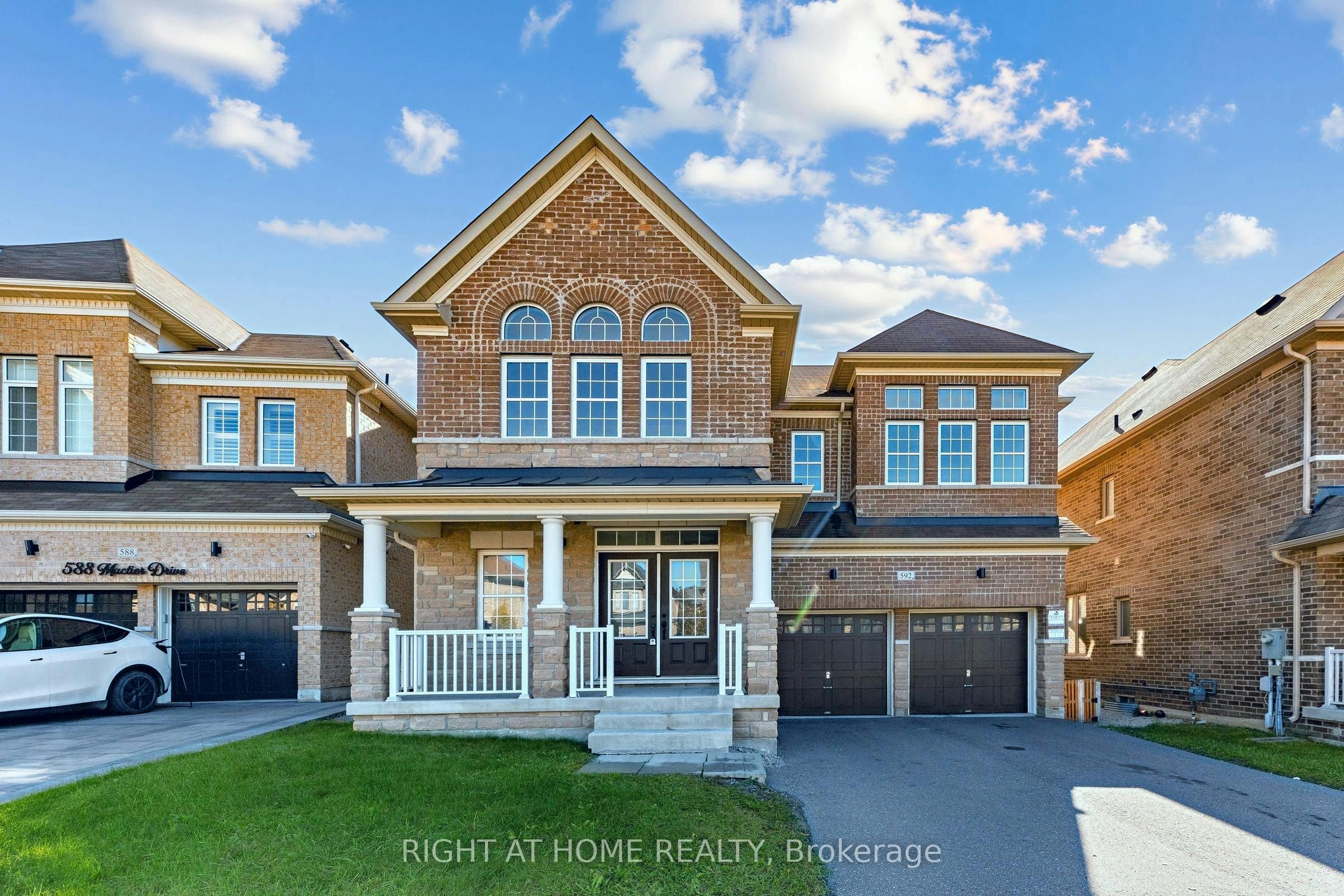592 Mactier Drive, Vaughan, ON, L4H 4L5