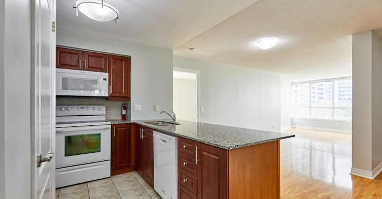 307-60 Disera Drive, Vaughan, ON, L4J 9G1 - 16
