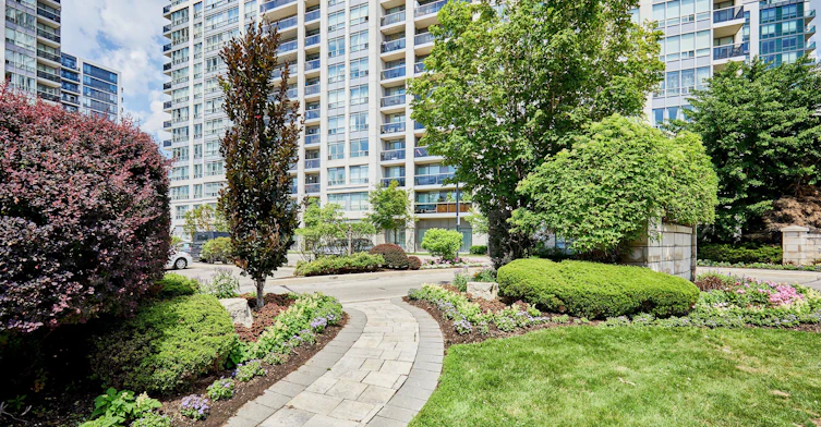 307-60 Disera Drive, Vaughan, ON, L4J 9G1 - 2
