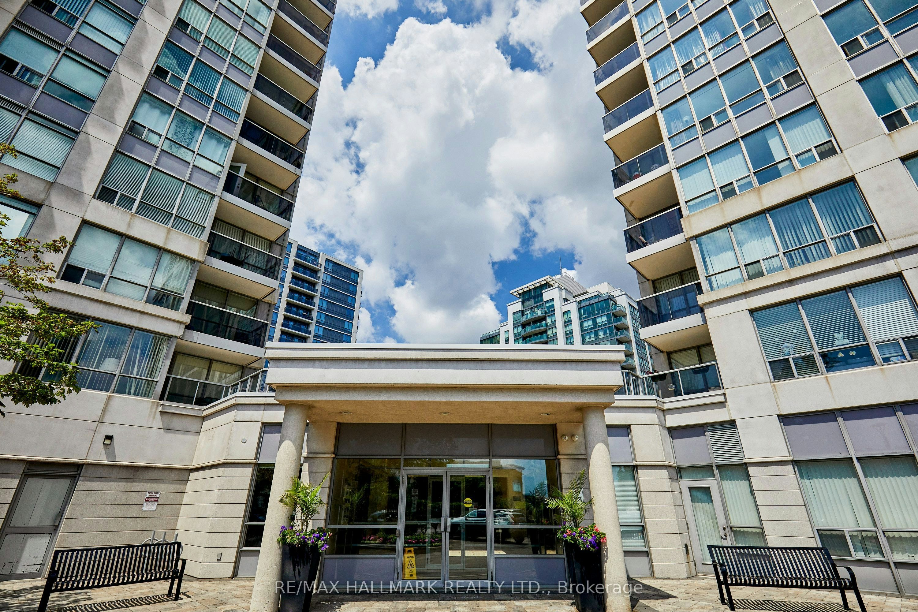 307-60 Disera Drive, Vaughan, ON, L4J 9G1 - 3