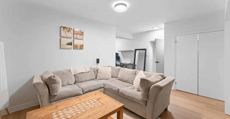 20 Garden Avenue, Richmond Hill, ON, L4C 6L9 - 2