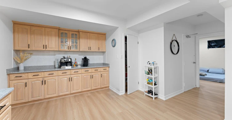 20 Garden Avenue, Richmond Hill, ON, L4C 6L9 - 6