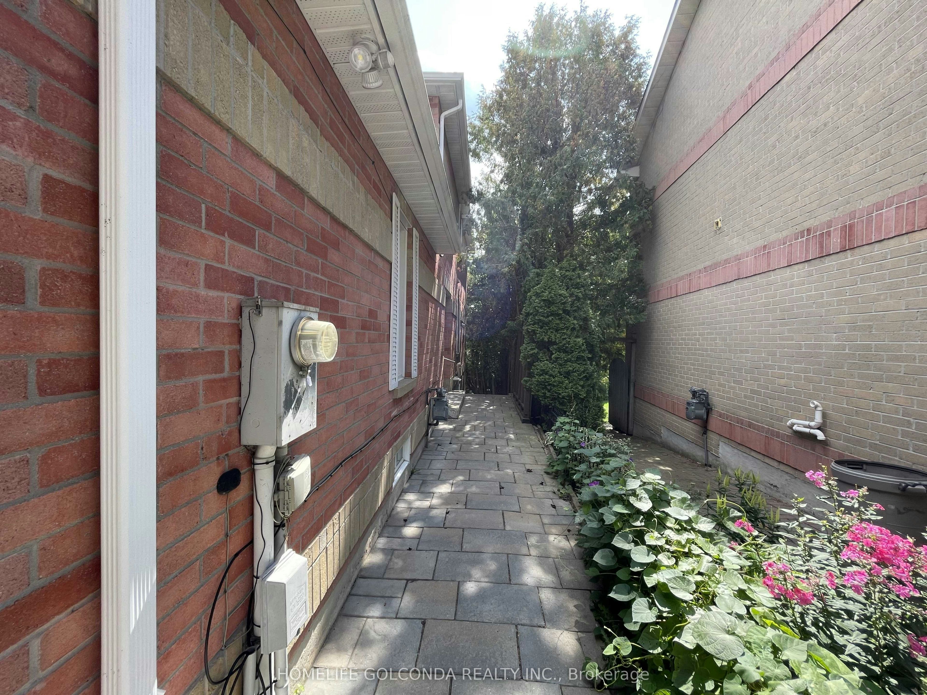 Lower Level-64 Ritva Court, Richmond Hill, ON, L4C 9R4 - 2