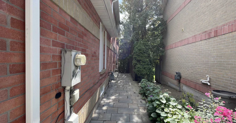 Lower Level-64 Ritva Court, Richmond Hill, ON, L4C 9R4 - 2