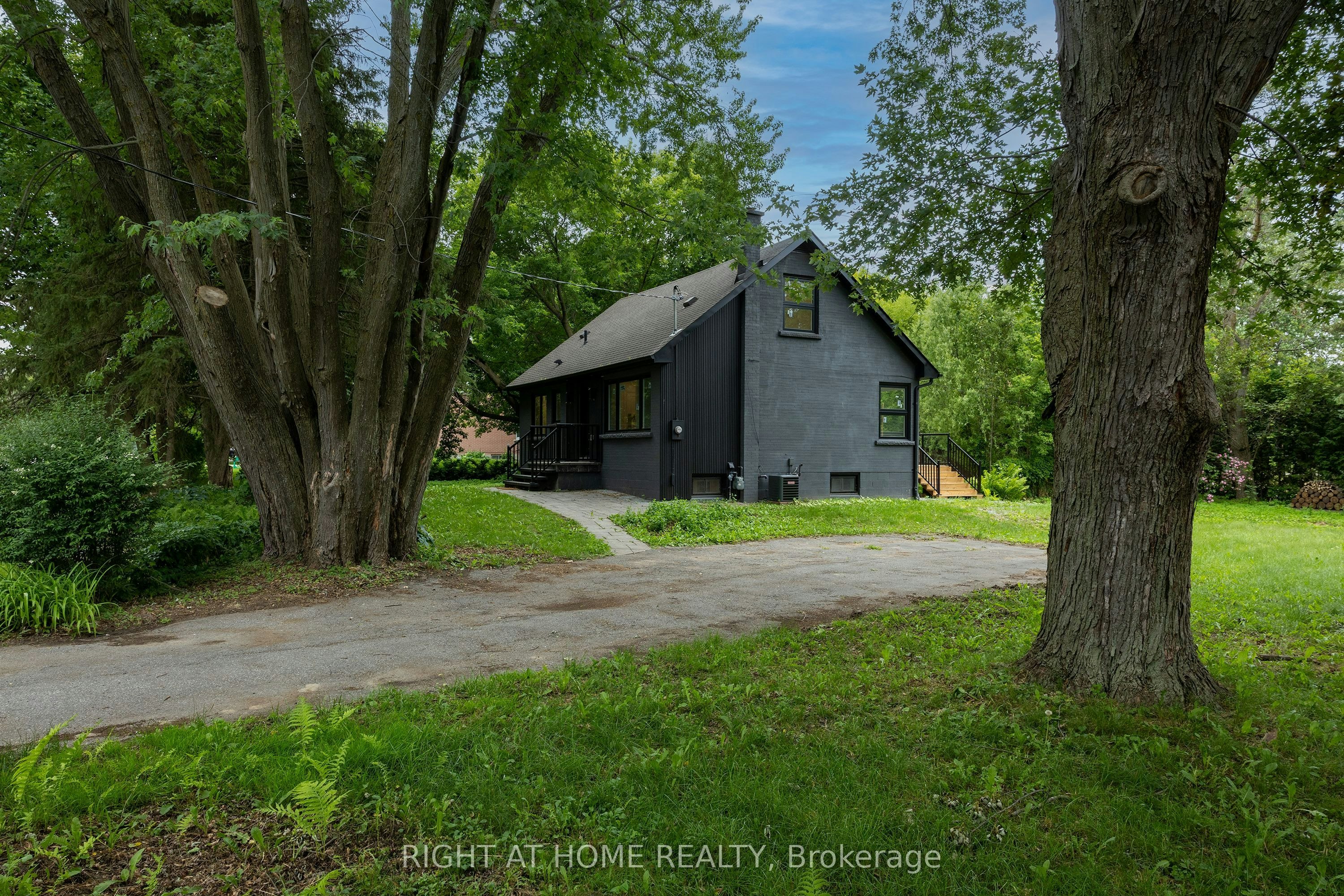 30 Morton Avenue, East Gwillimbury, ON, L0G 1V0 - 26