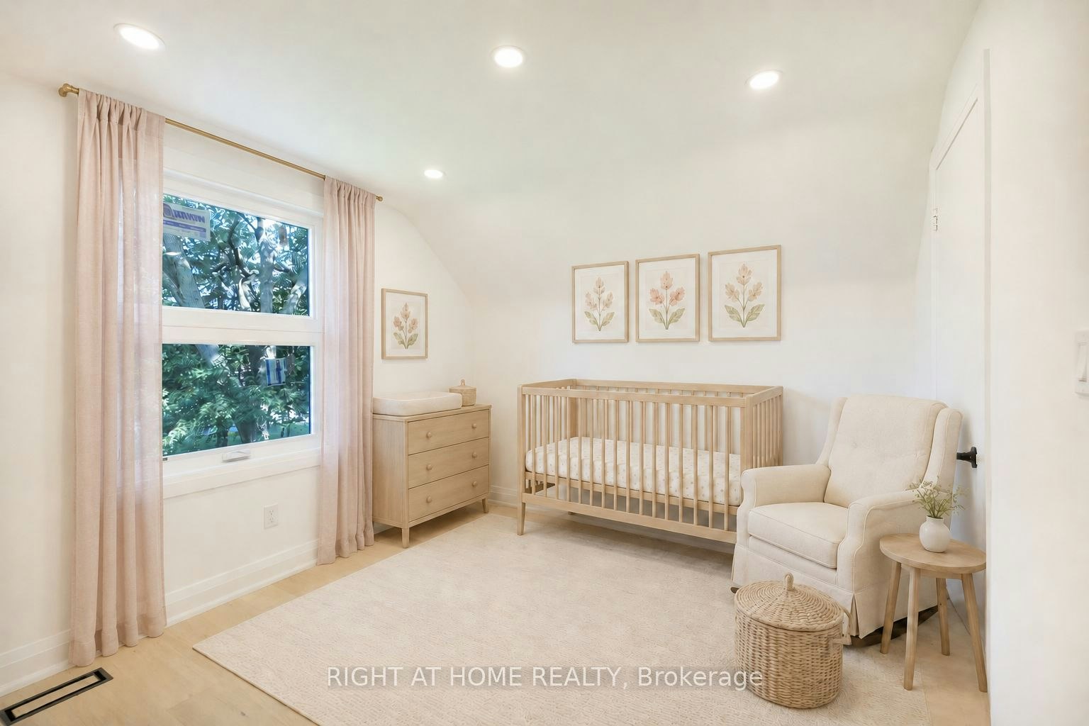30 Morton Avenue, East Gwillimbury, ON, L0G 1V0 - 6