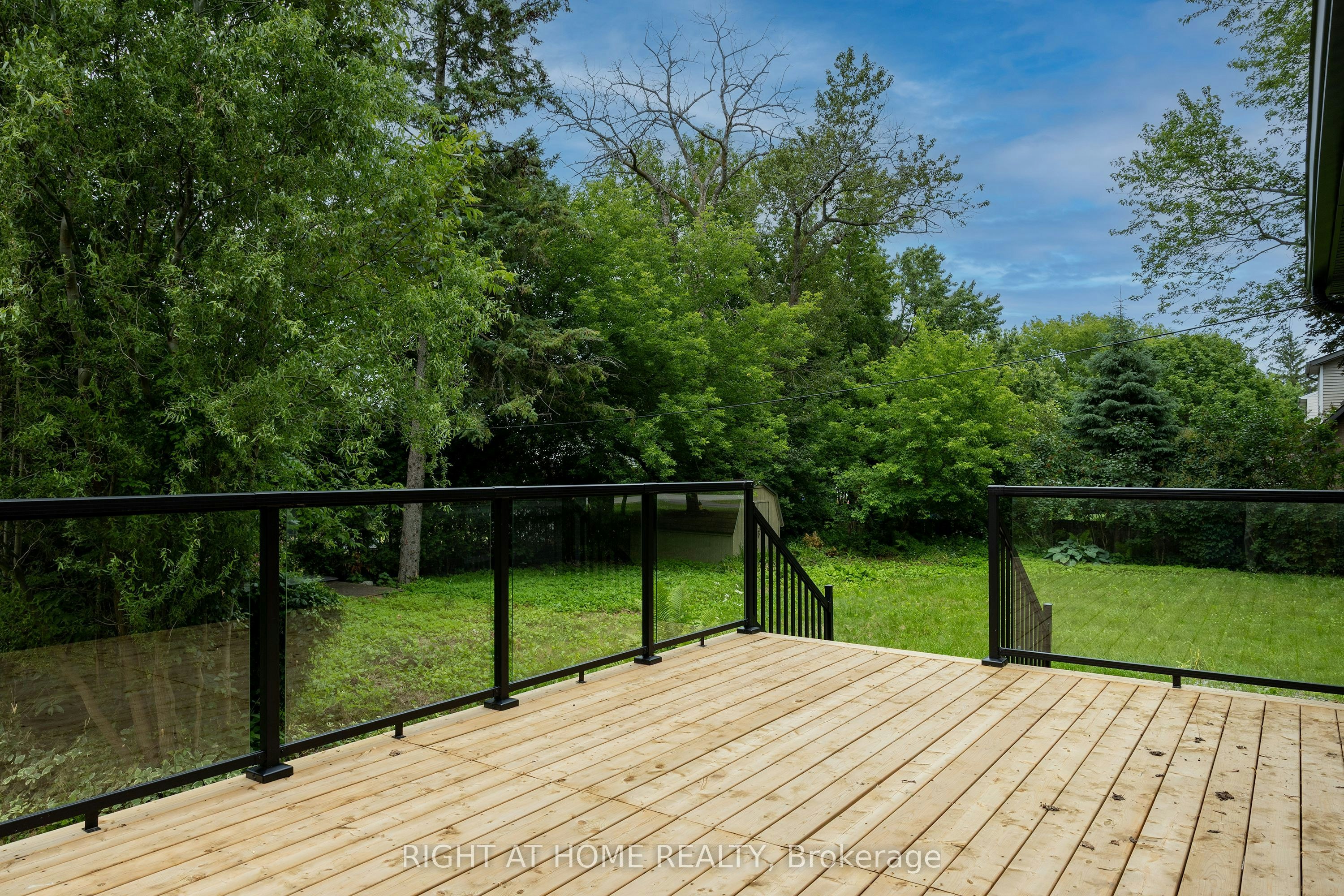 30 Morton Avenue, East Gwillimbury, ON, L0G 1V0 - 38