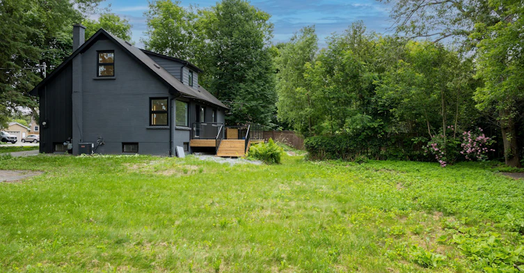 30 Morton Avenue, East Gwillimbury, ON, L0G 1V0 - 31