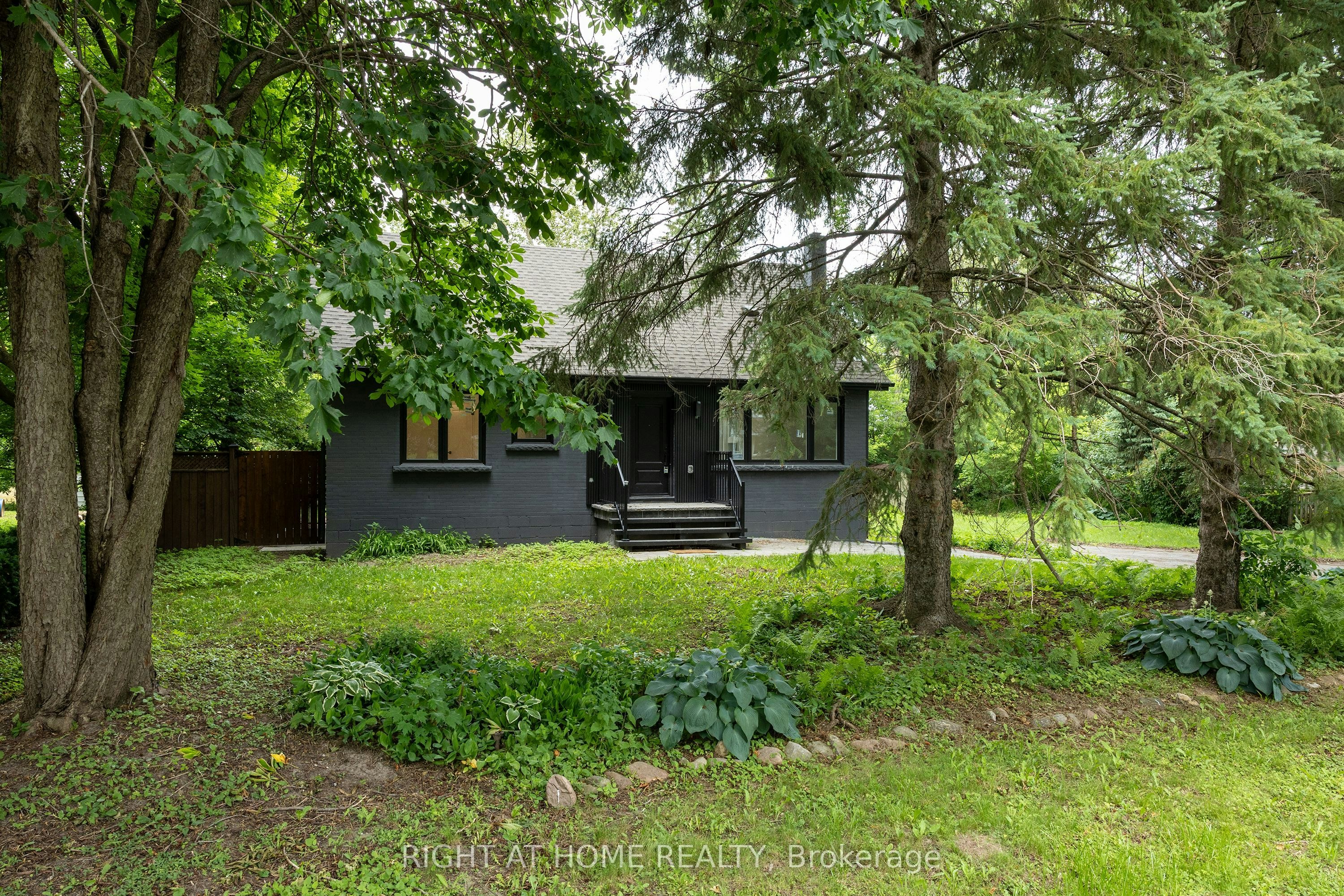 30 Morton Avenue, East Gwillimbury, ON, L0G 1V0 - 21