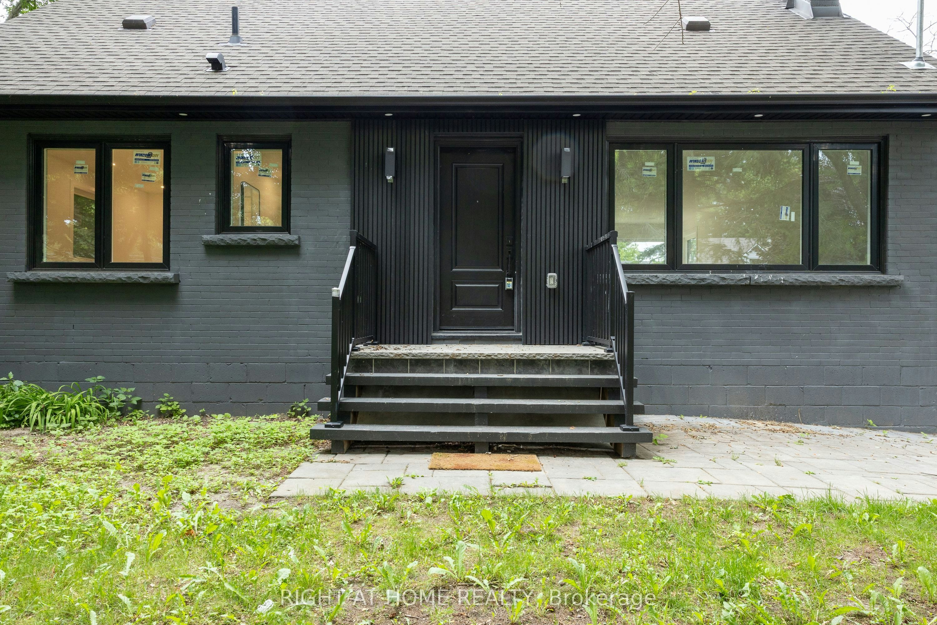30 Morton Avenue, East Gwillimbury, ON, L0G 1V0 - 37