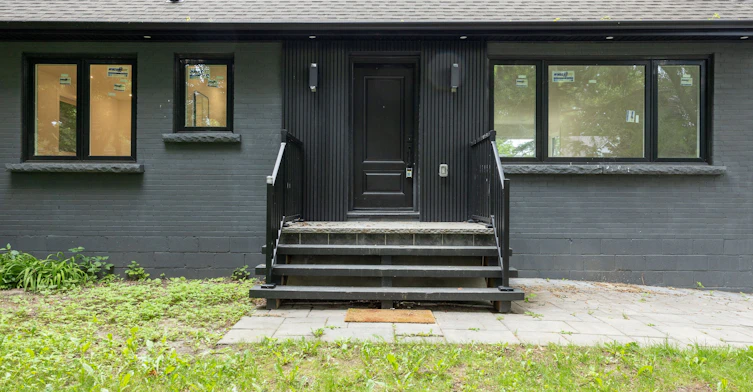 30 Morton Avenue, East Gwillimbury, ON, L0G 1V0 - 37