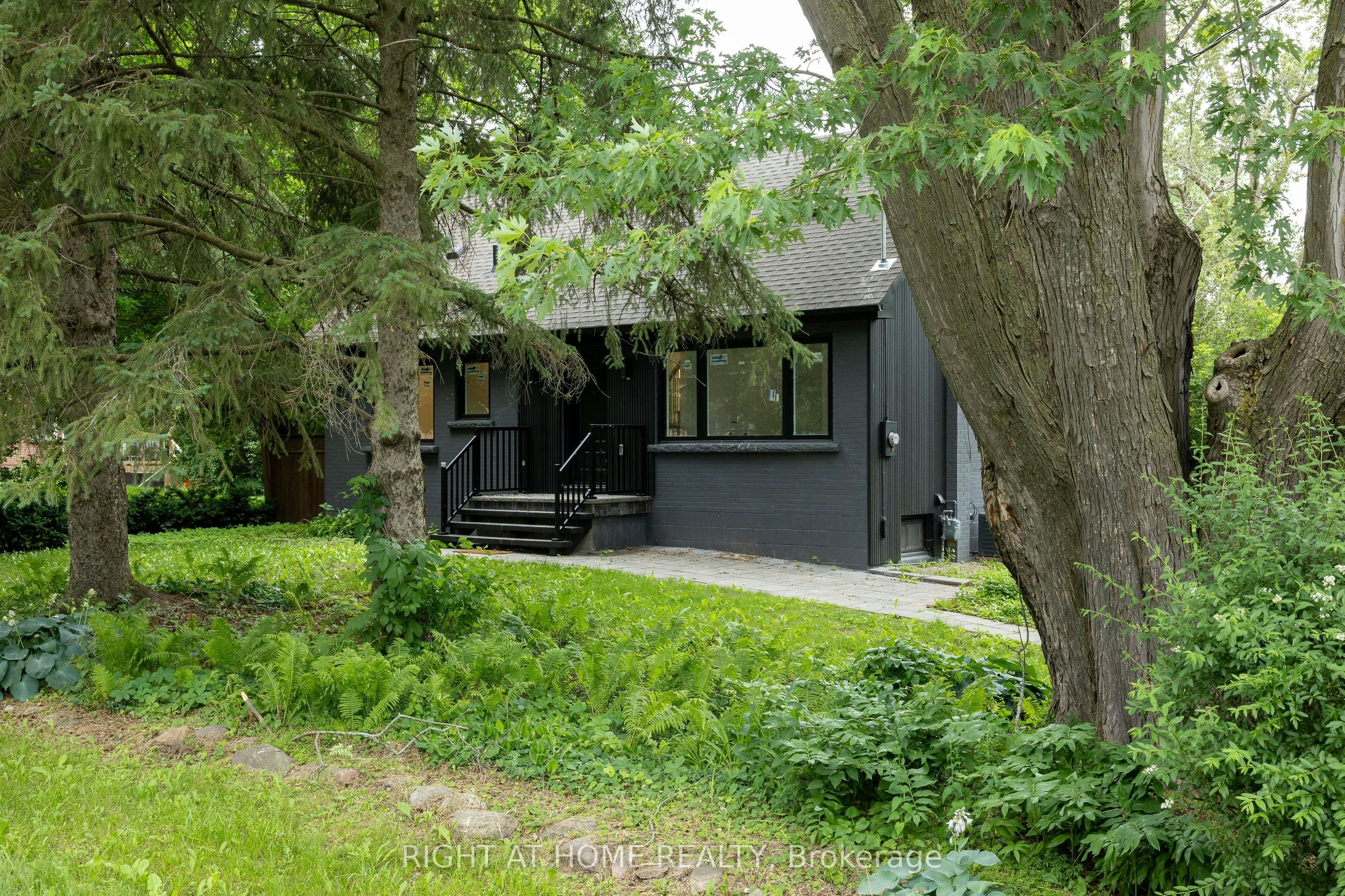30 Morton Avenue, East Gwillimbury, ON, L0G 1V0 - 24