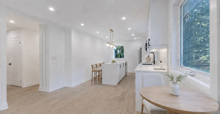 30 Morton Avenue, East Gwillimbury, ON, L0G 1V0 - 8