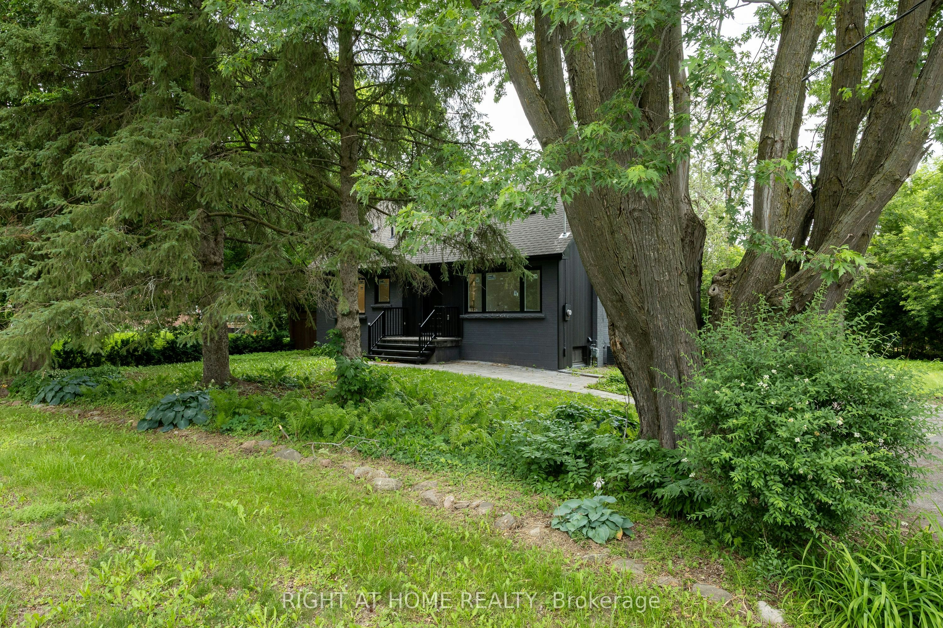 30 Morton Avenue, East Gwillimbury, ON, L0G 1V0 - 25