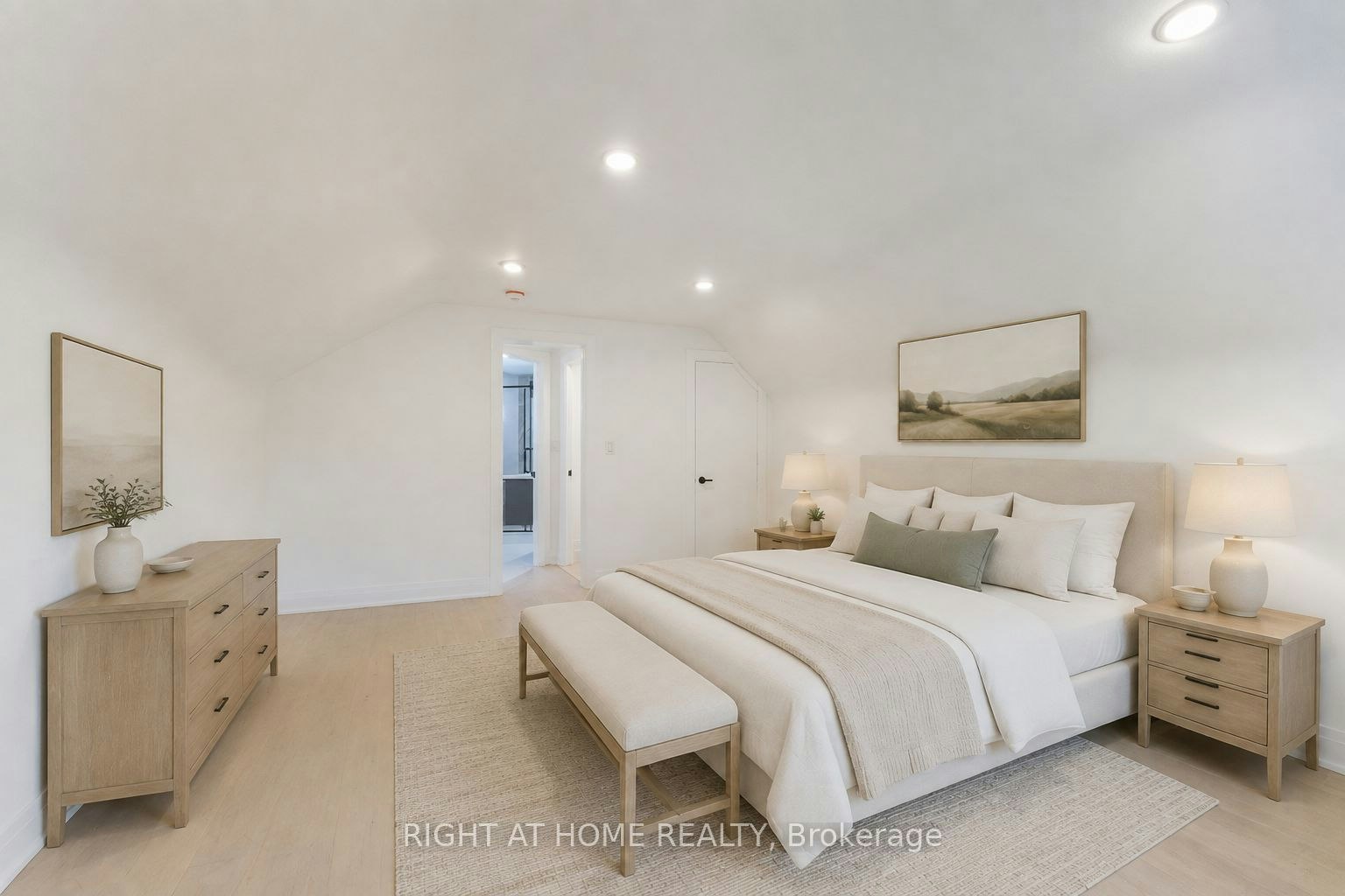 30 Morton Avenue, East Gwillimbury, ON, L0G 1V0 - 4