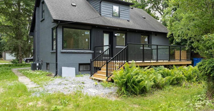 30 Morton Avenue, East Gwillimbury, ON, L0G 1V0 - 32