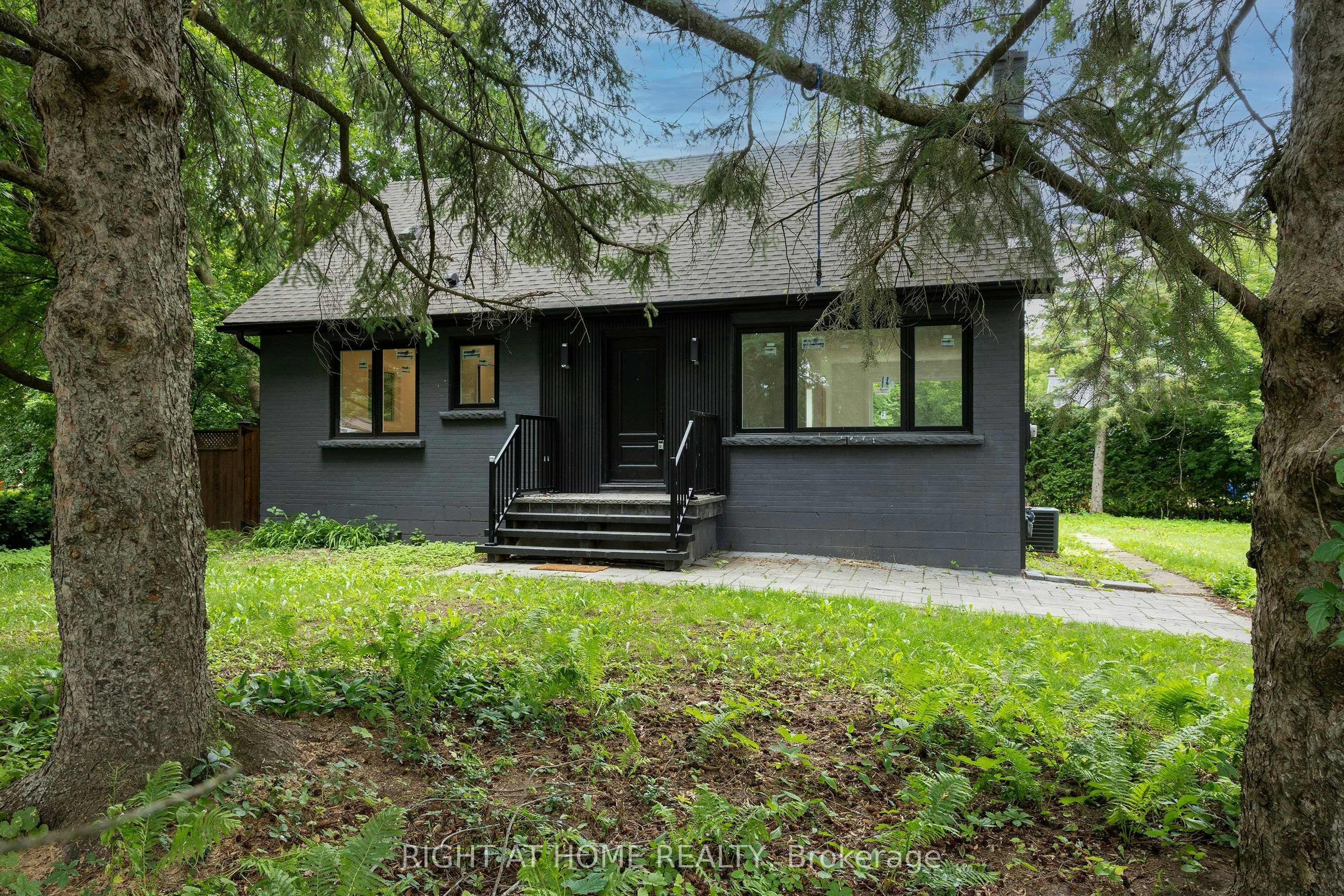 30 Morton Avenue, East Gwillimbury, ON, L0G 1V0 - 23