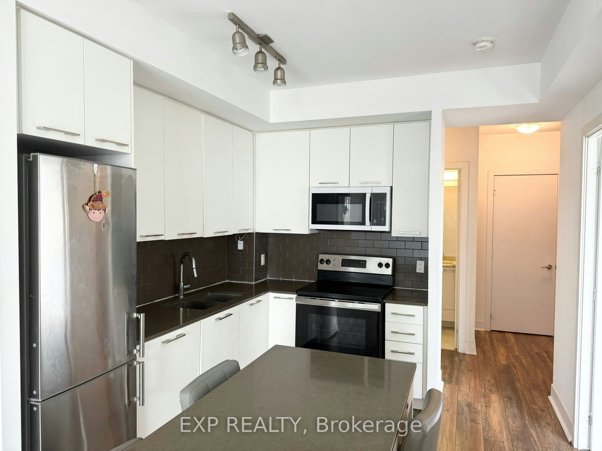 1201-9471 Yonge Street, Richmond Hill, ON, L4C 0Z5 - 4