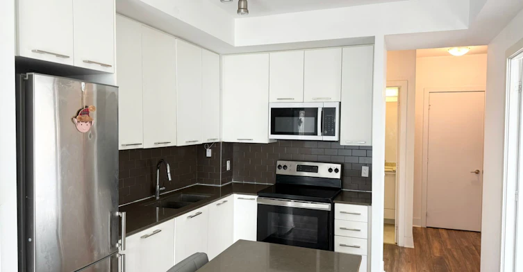 1201-9471 Yonge Street, Richmond Hill, ON, L4C 0Z5 - 4