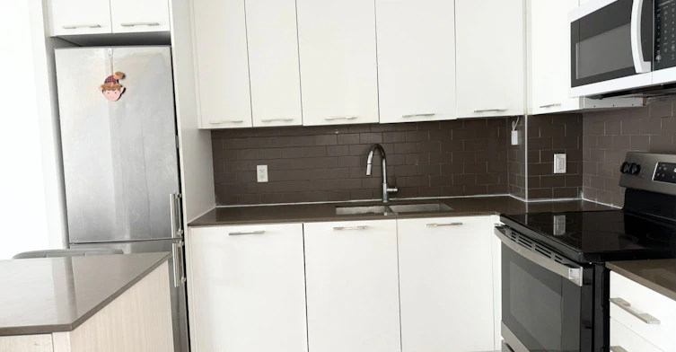 1201-9471 Yonge Street, Richmond Hill, ON, L4C 0Z5 - 5
