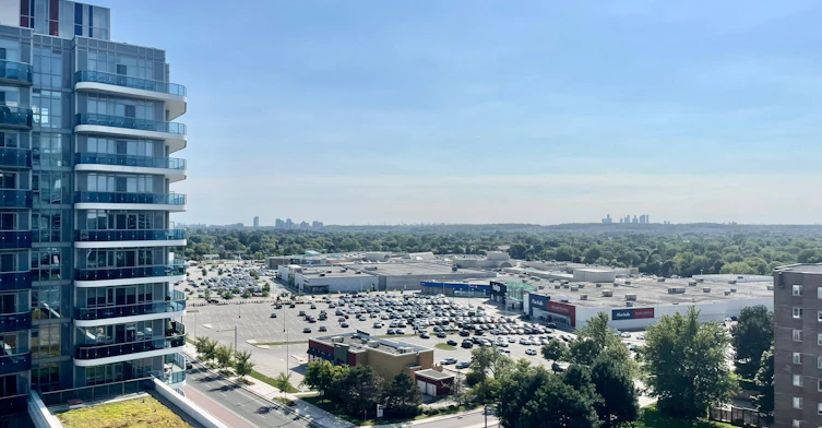 1201-9471 Yonge Street, Richmond Hill, ON, L4C 0Z5