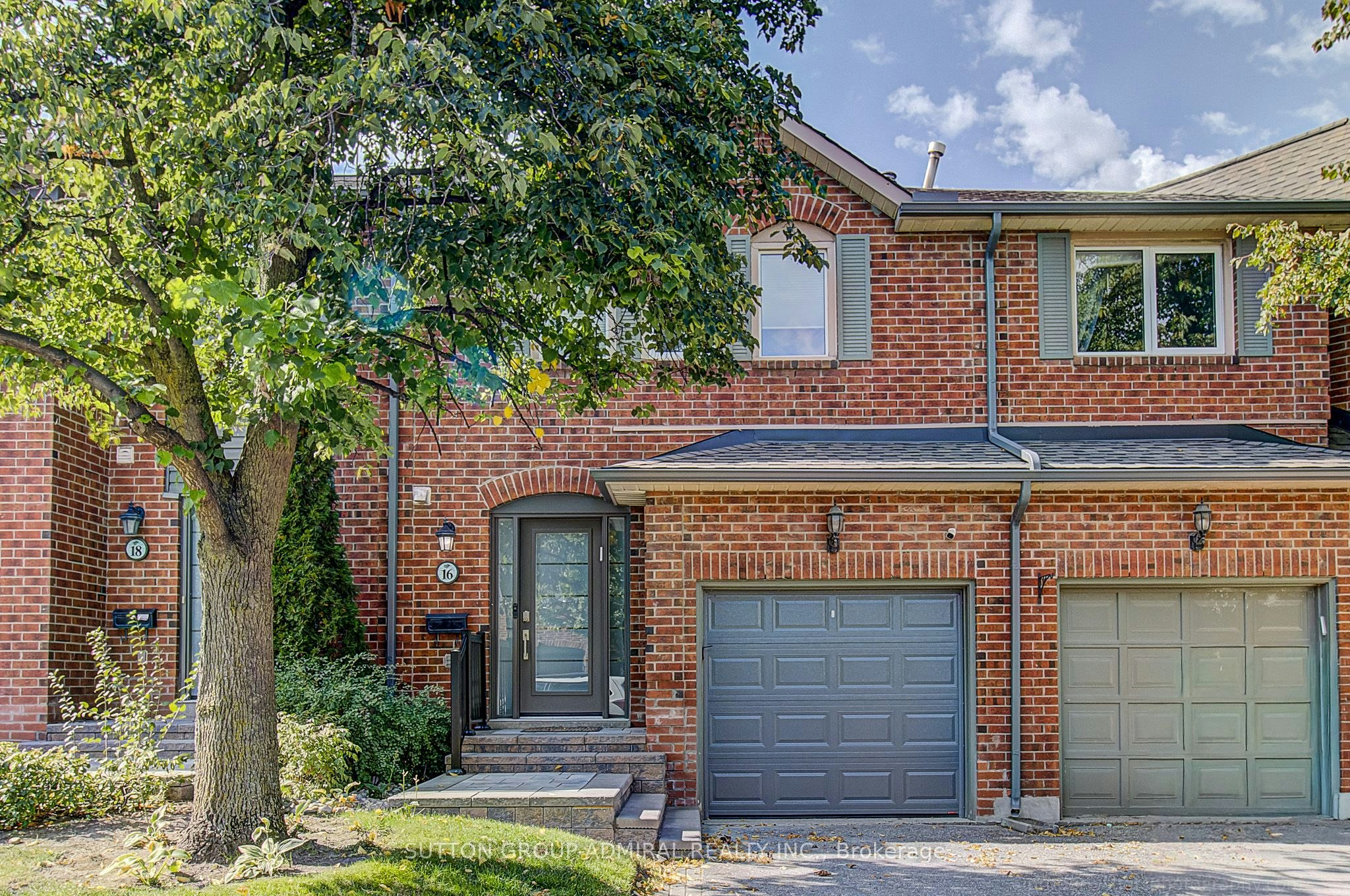 16 Beaumont Place, Vaughan, ON, L4J 1X2