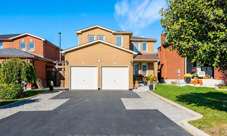 12 Fifefield Drive