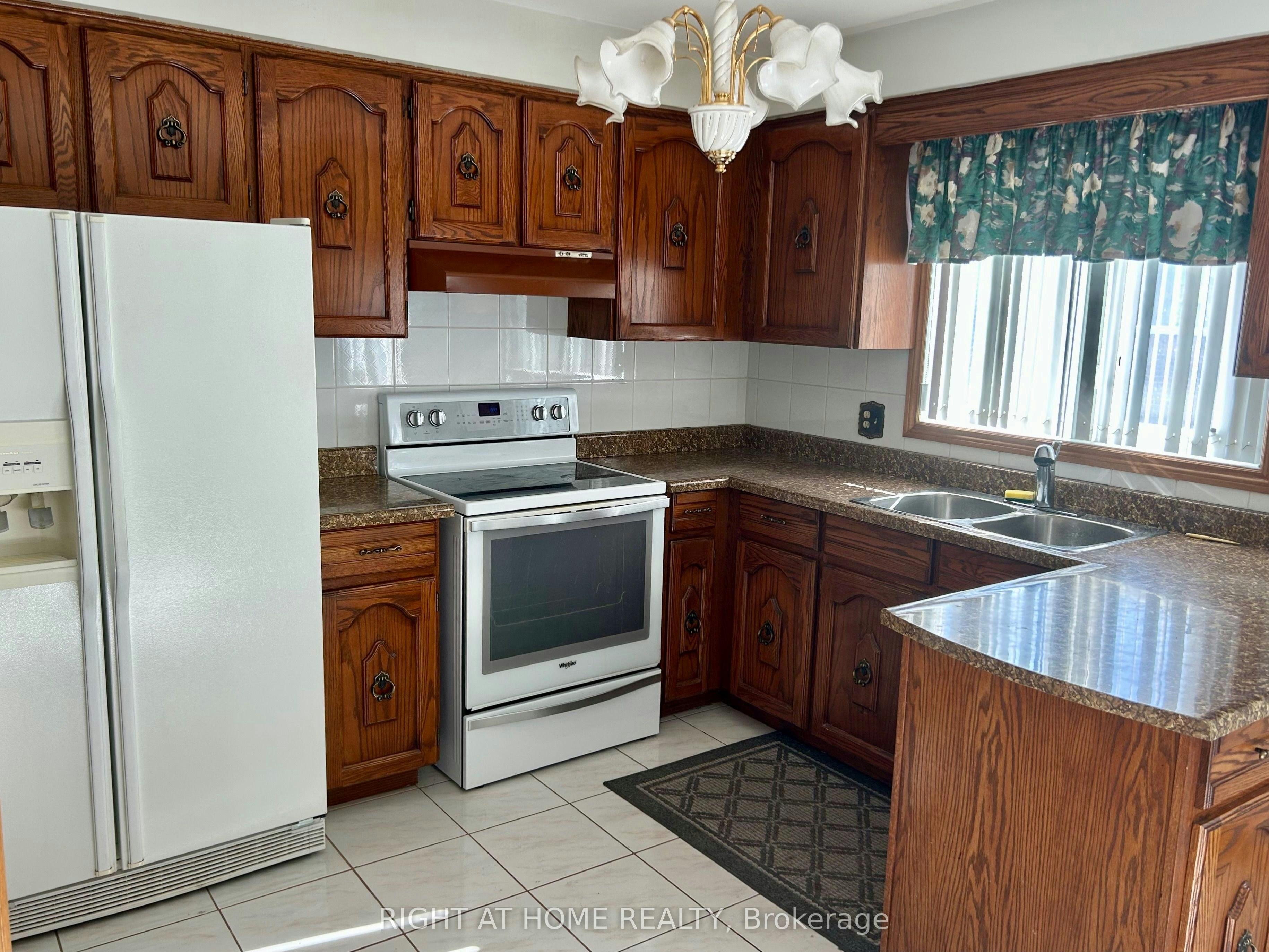 149 Jeanne Drive W, Vaughan, ON, L4L 1X8 - 11