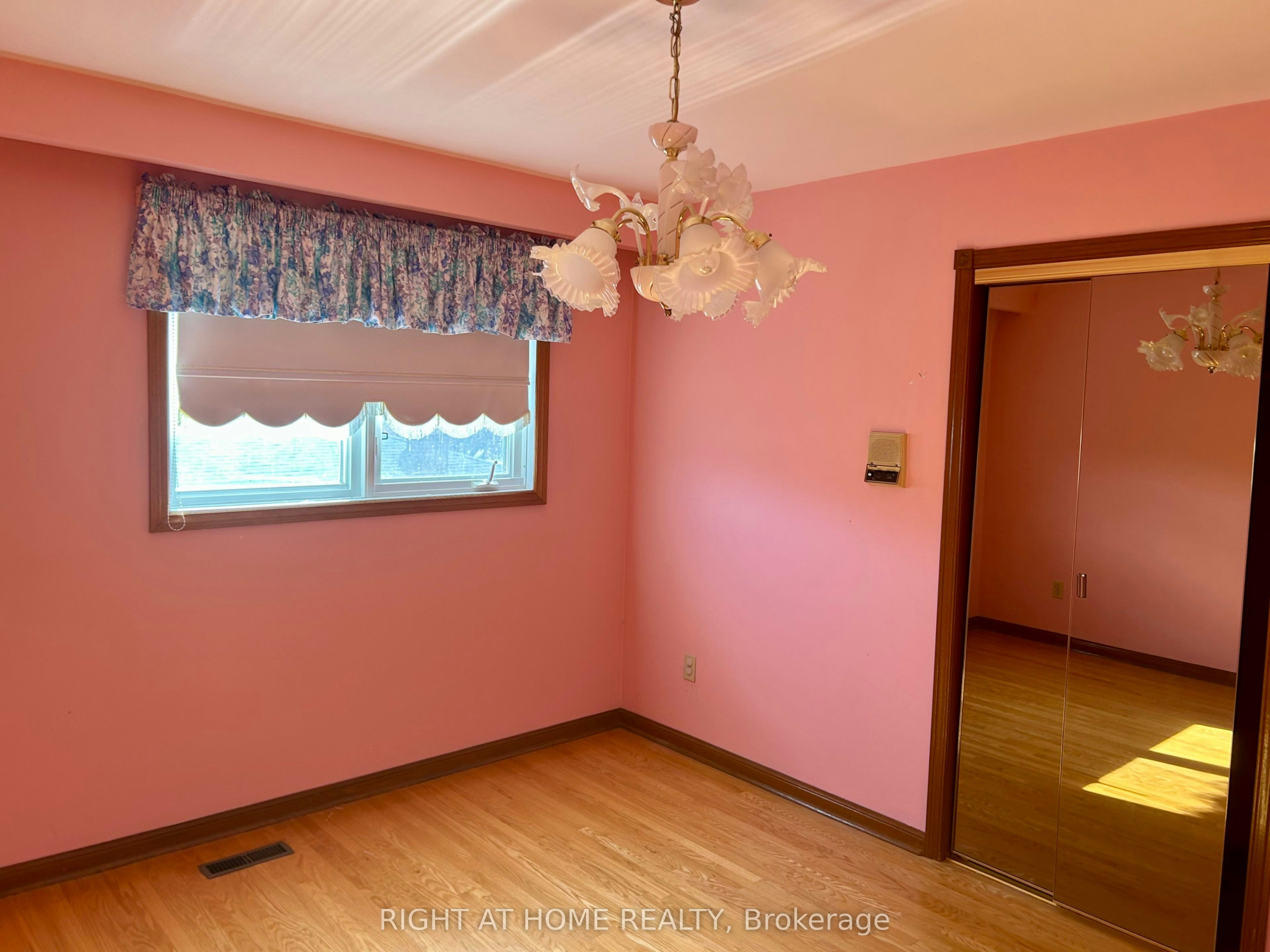 149 Jeanne Drive W, Vaughan, ON, L4L 1X8 - 20