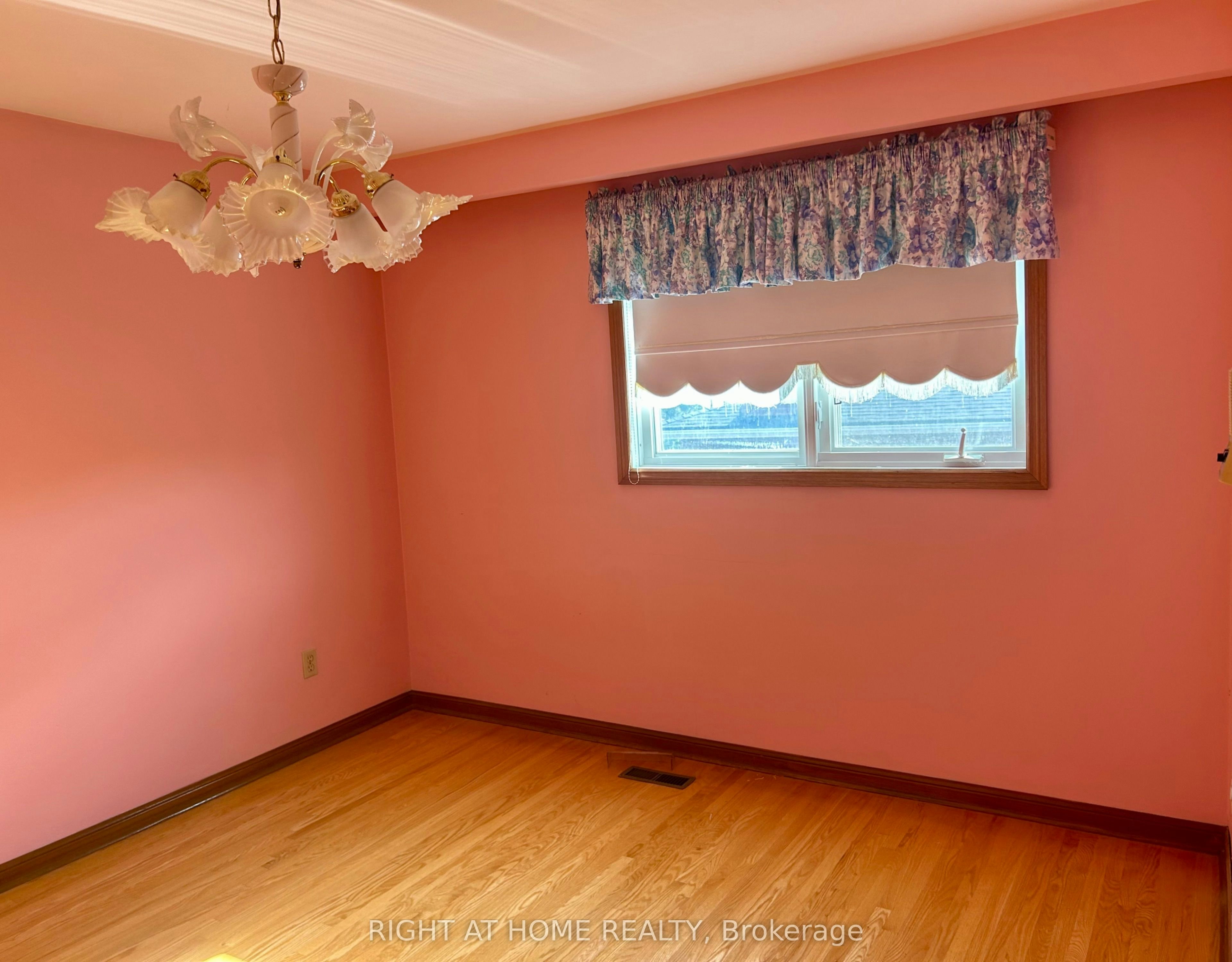 149 Jeanne Drive W, Vaughan, ON, L4L 1X8 - 19