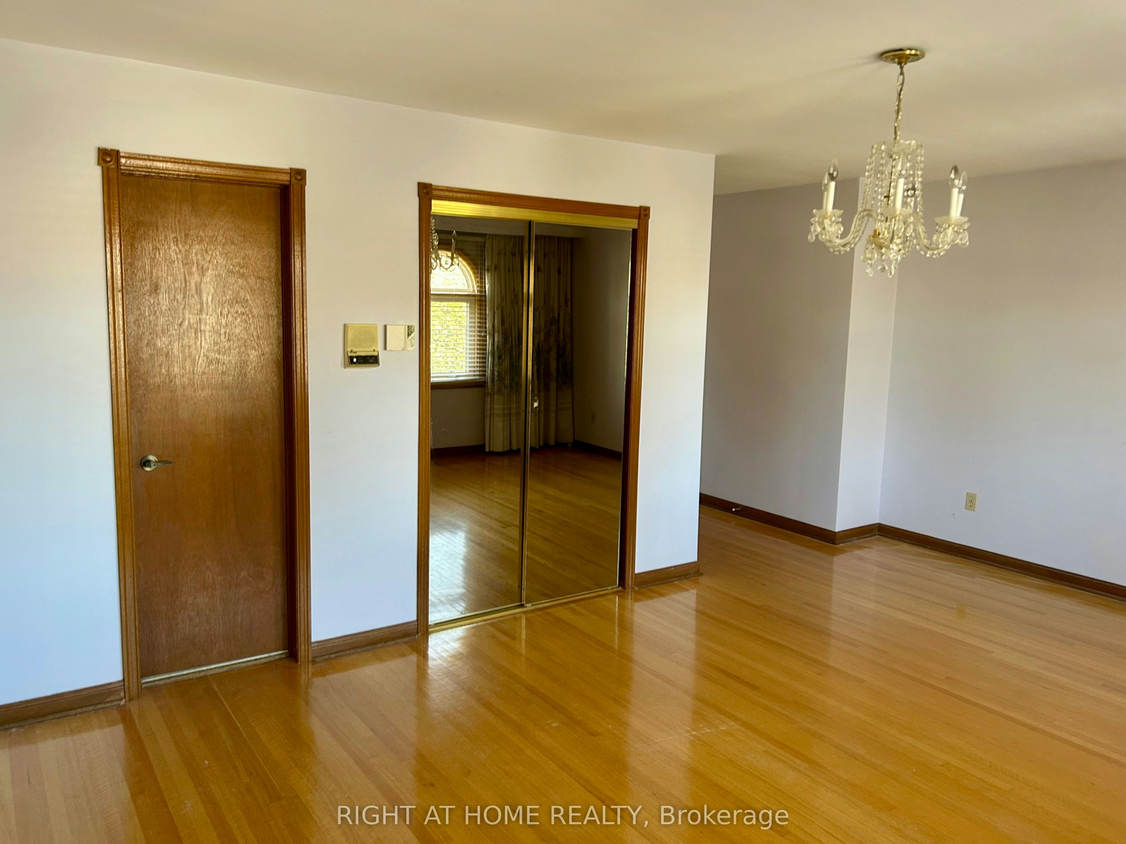 149 Jeanne Drive W, Vaughan, ON, L4L 1X8 - 14