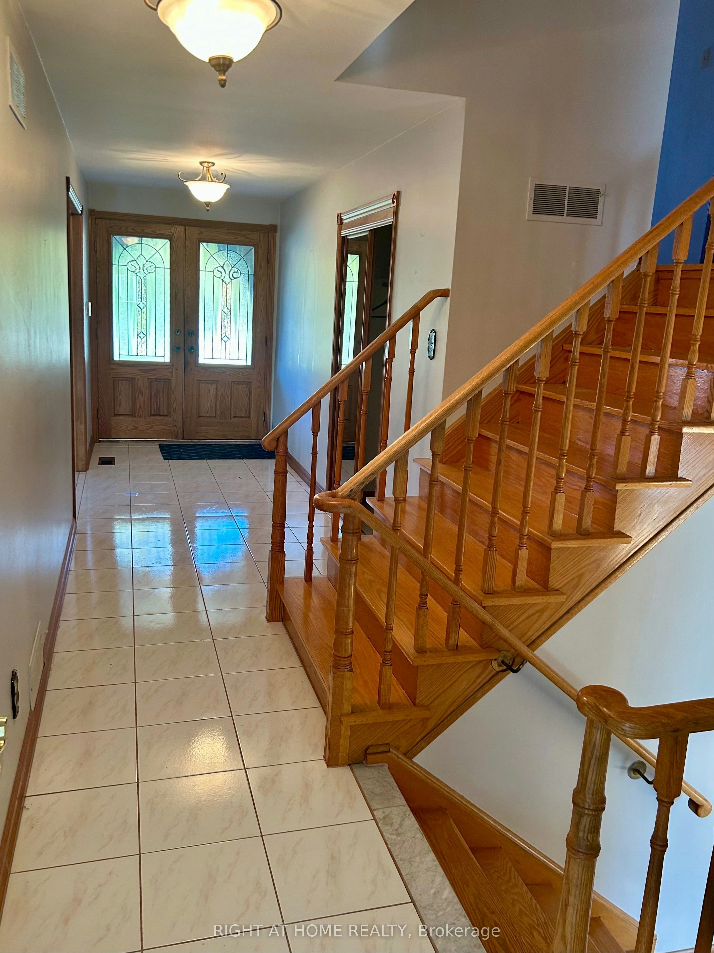 149 Jeanne Drive W, Vaughan, ON, L4L 1X8 - 3