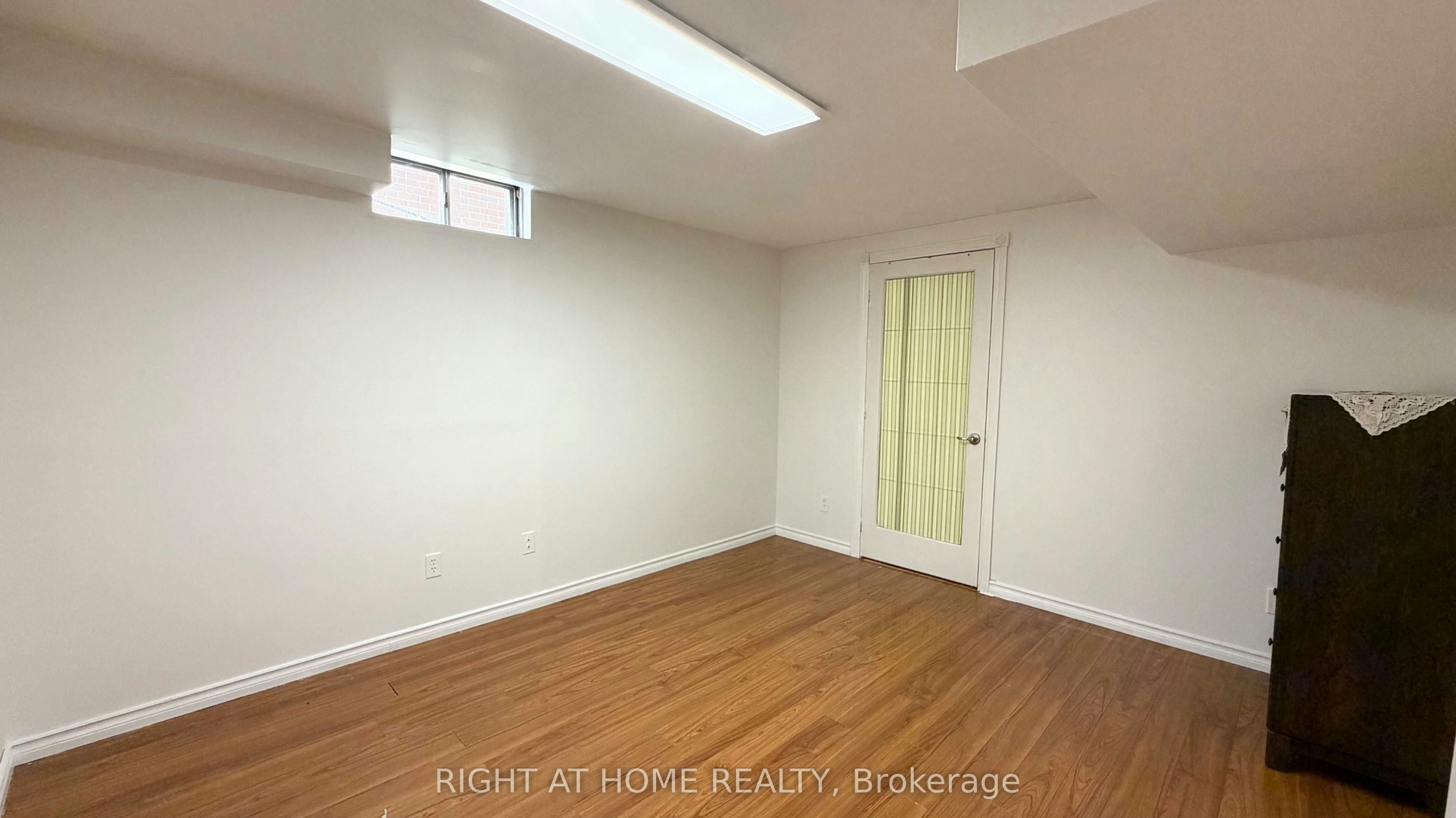 Basement-423 Crossland Gate, Newmarket, ON, L3X 1B9 - 9