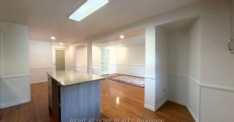 Basement-423 Crossland Gate, Newmarket, ON, L3X 1B9 - 3