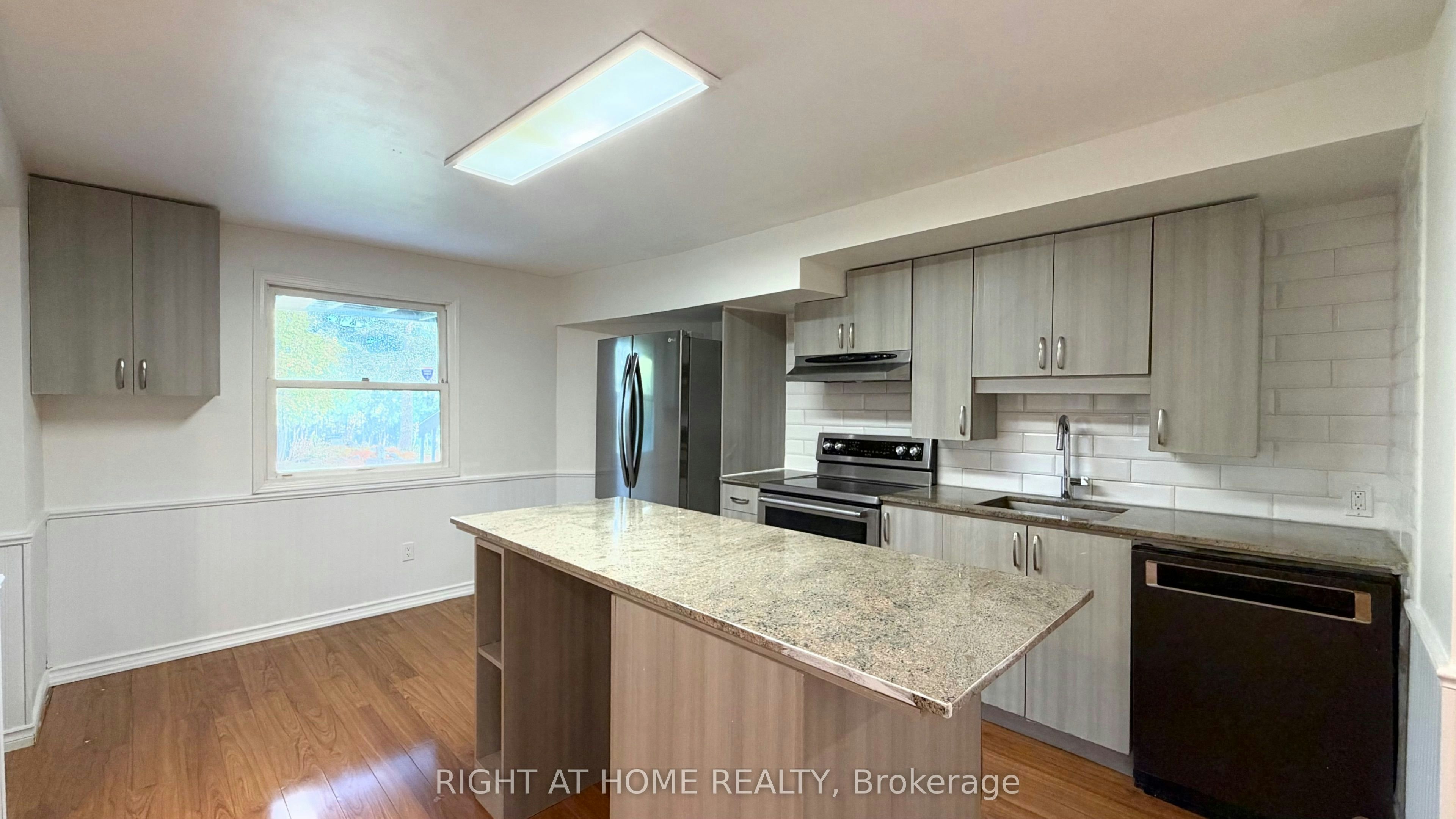 Basement-423 Crossland Gate, Newmarket, ON, L3X 1B9 - 5