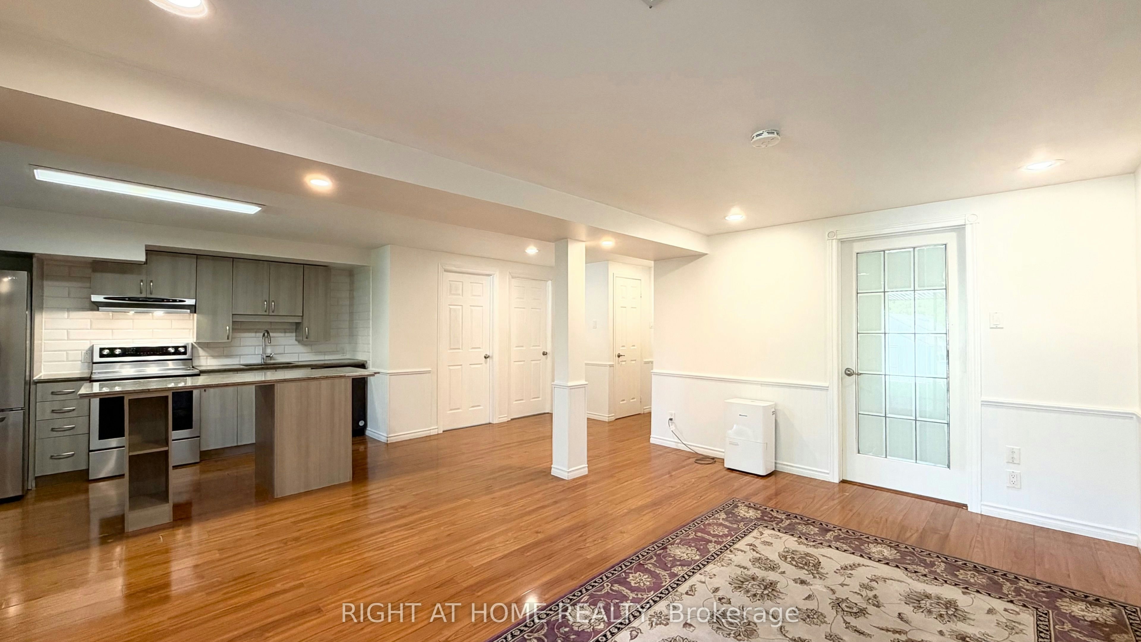 Basement-423 Crossland Gate, Newmarket, ON, L3X 1B9 - 4