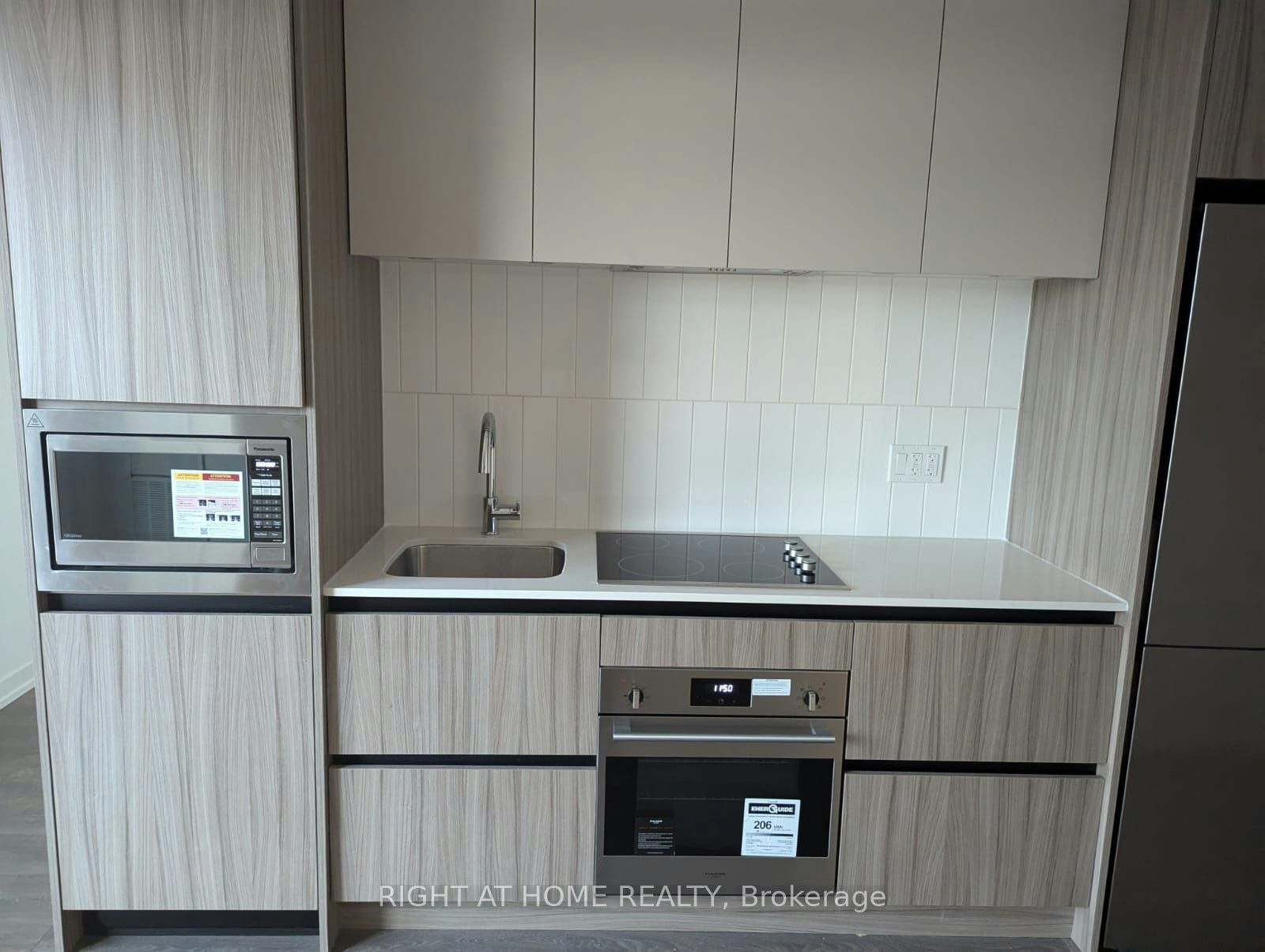 C305-8 Beverley Glen Blvd Boulevard, Vaughan, ON, L4J 8N8 - 5