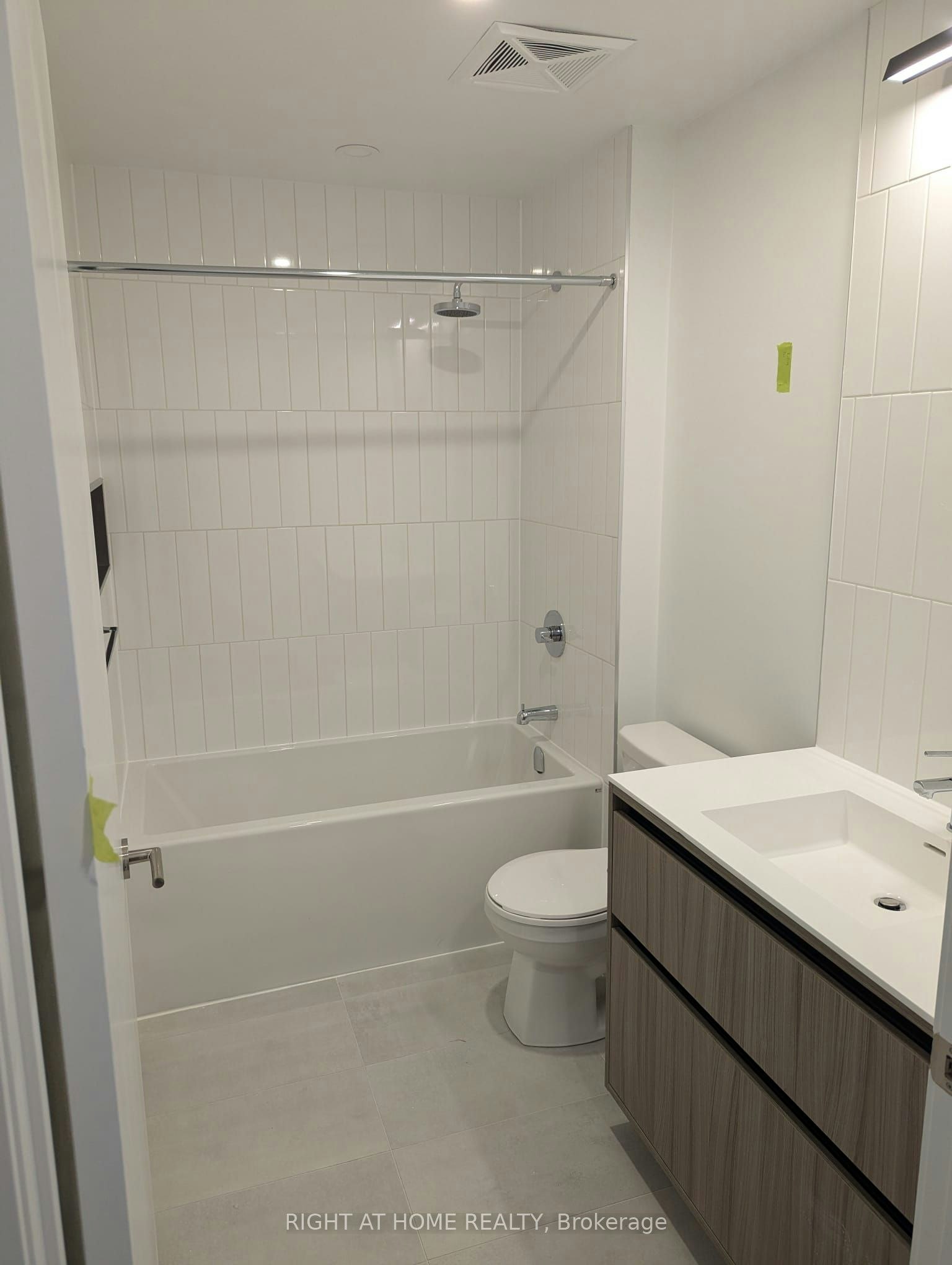 C305-8 Beverley Glen Blvd Boulevard, Vaughan, ON, L4J 8N8 - 13