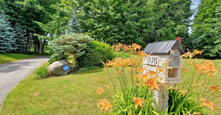 1976 Forest Valley Drive, Innisfil, ON, L9S 4A5
