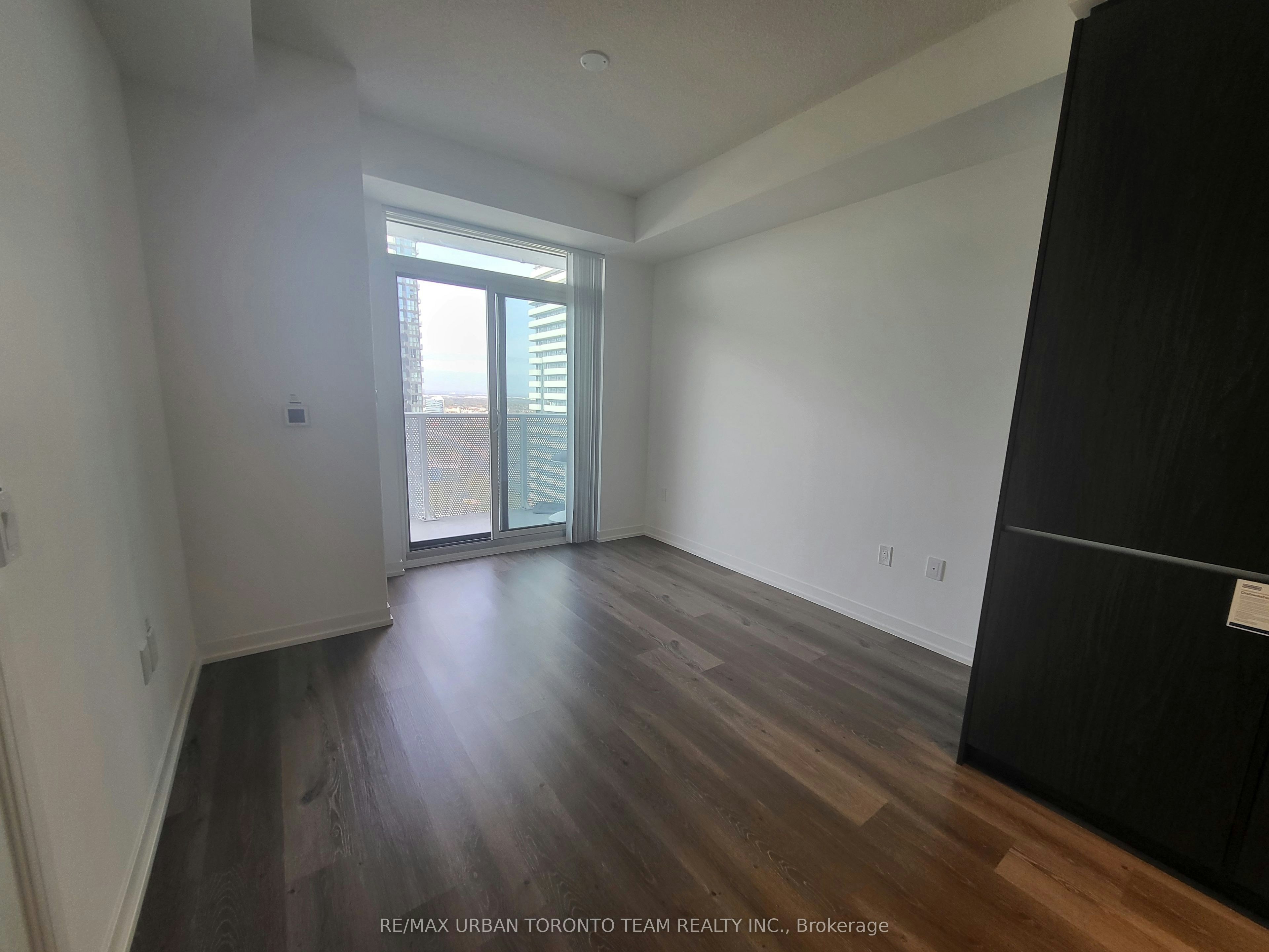 2215-28 Interchange Way, Vaughan, ON, L4K 0P8 - 3