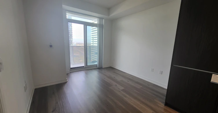 2215-28 Interchange Way, Vaughan, ON, L4K 0P8 - 3