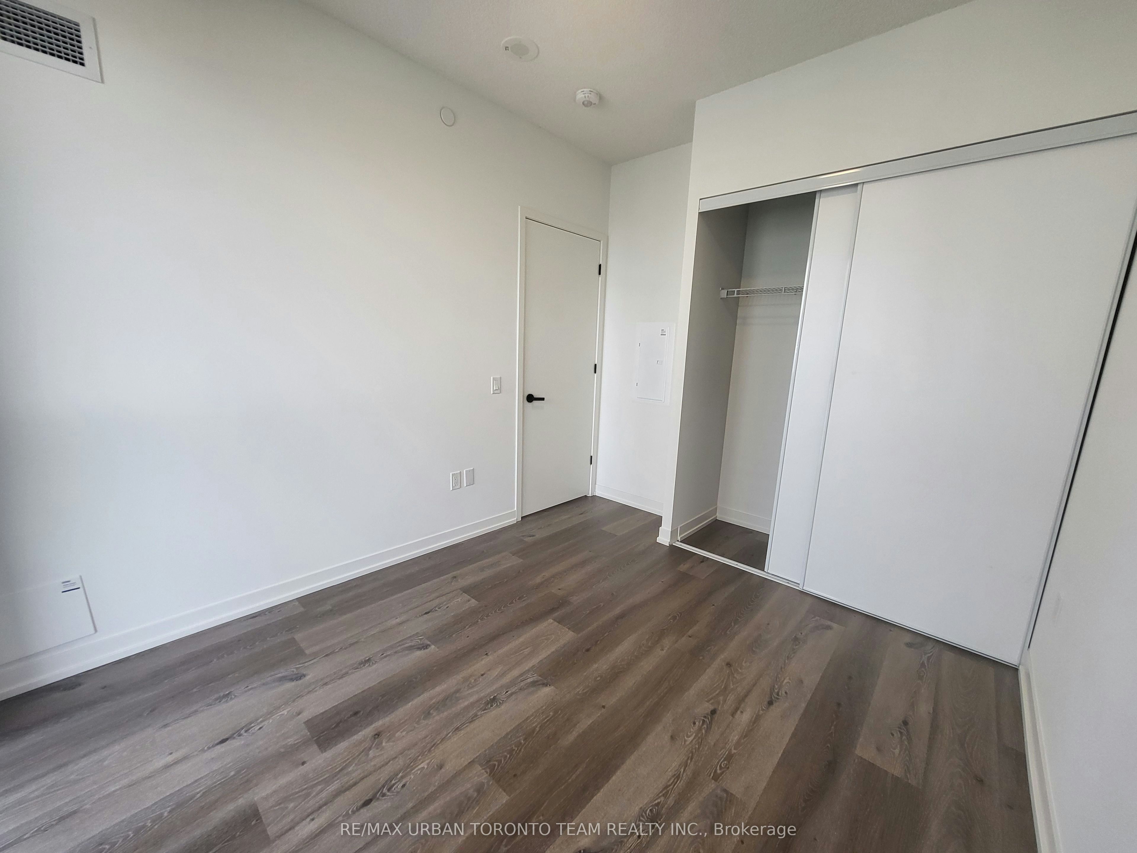 2215-28 Interchange Way, Vaughan, ON, L4K 0P8 - 5