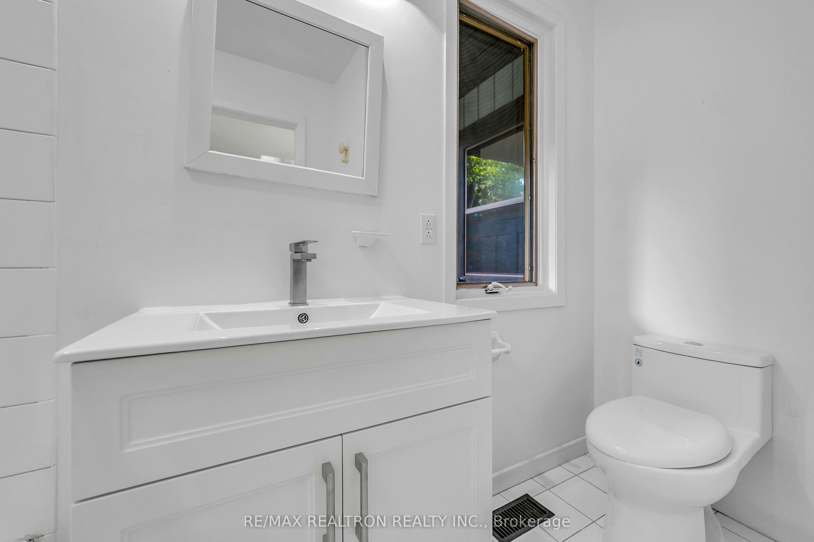 90 Proctor Avenue, Markham, ON, L3T 1M7 - 34