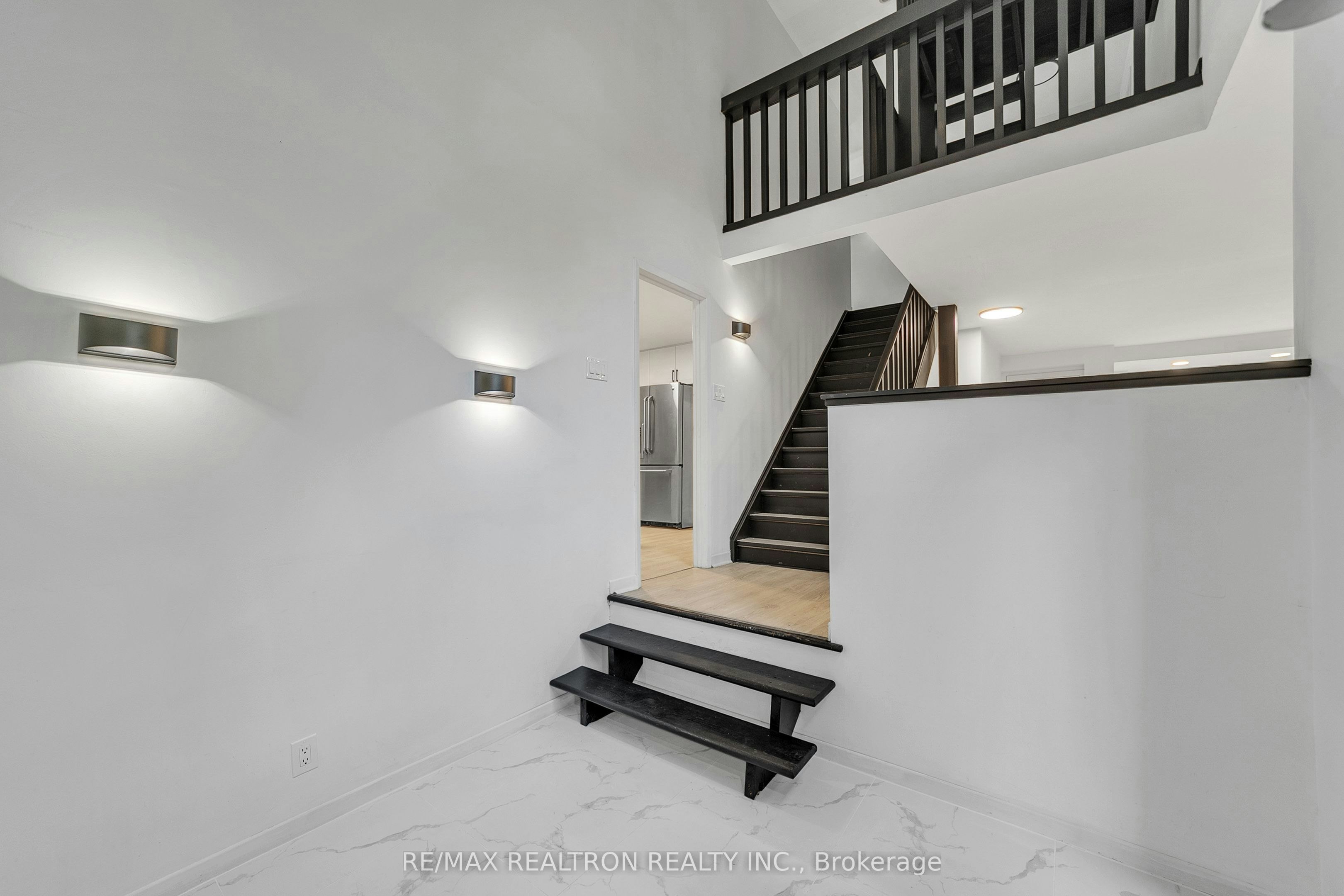 90 Proctor Avenue, Markham, ON, L3T 1M7 - 4