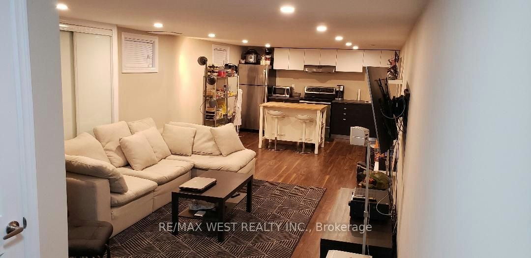 66 Child Drive, Aurora, ON, L4G 1Y7 - 2